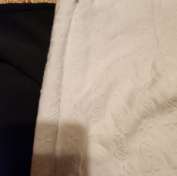 5 TALBOT SIZE 10 EMBROIDERY AND EYELET ON THE HEM OF THE SKIRT - Picture 3 of 5